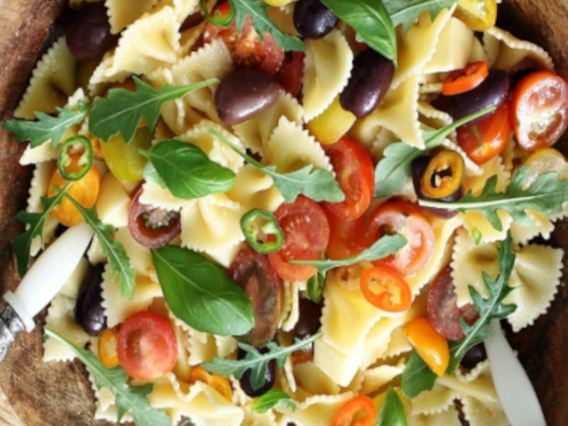 Pasta Fredda con Verdure: Un Piatto Fresco e Gustoso per l